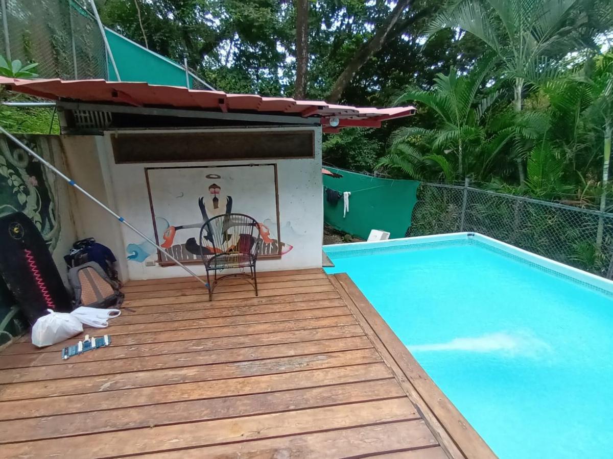 ホテル Burnt Toast Surfcamp ノサラ エクステリア 写真