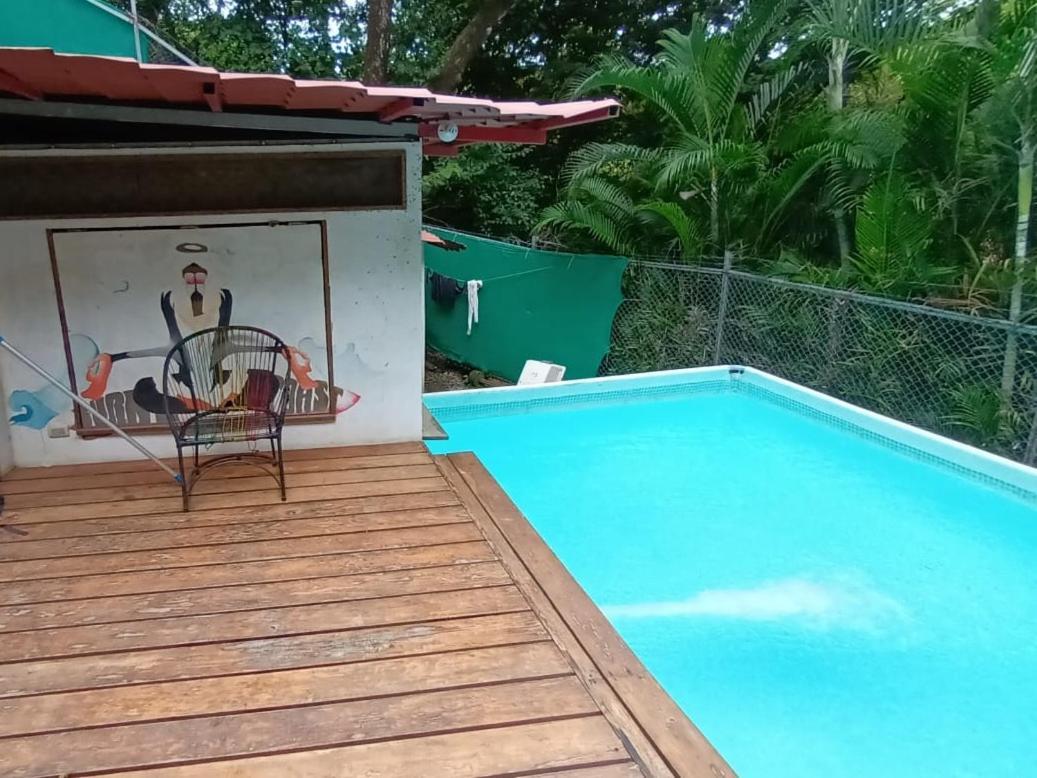 ホテル Burnt Toast Surfcamp ノサラ 部屋 写真